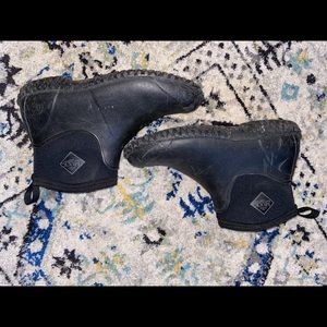Black muckboots